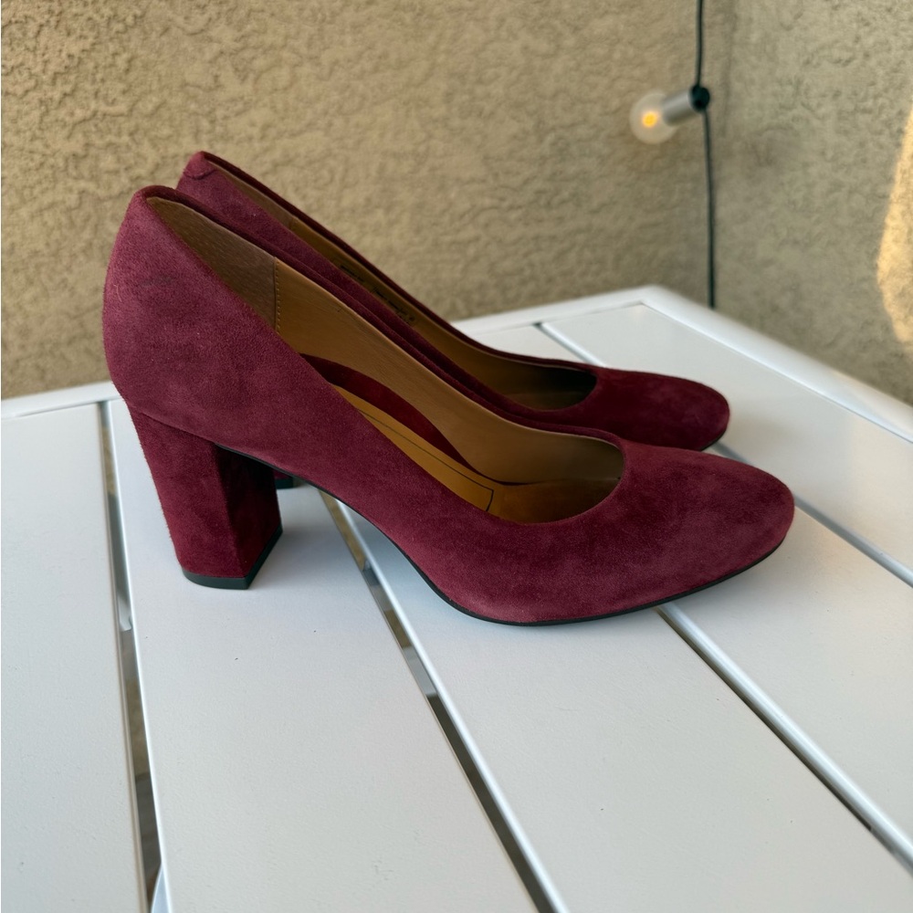 New Vionic Deep Red Suede Heels size 6
